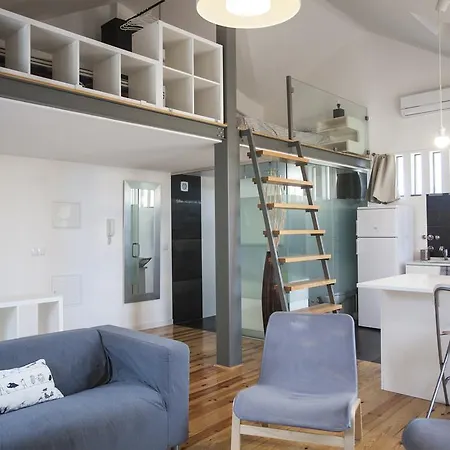 Mezzanine With A View In Bairro Alto 公寓 *