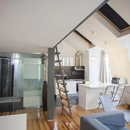Mezzanine With A View In Bairro Alto 公寓