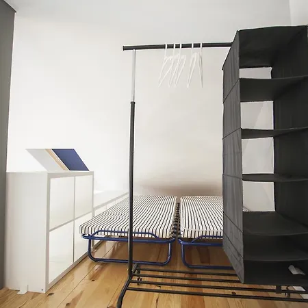 아파트 Mezzanine With A View In Bairro Alto *