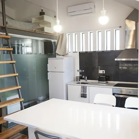 아파트 Mezzanine With A View In Bairro Alto *