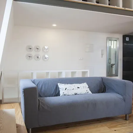 아파트 Mezzanine With A View In Bairro Alto